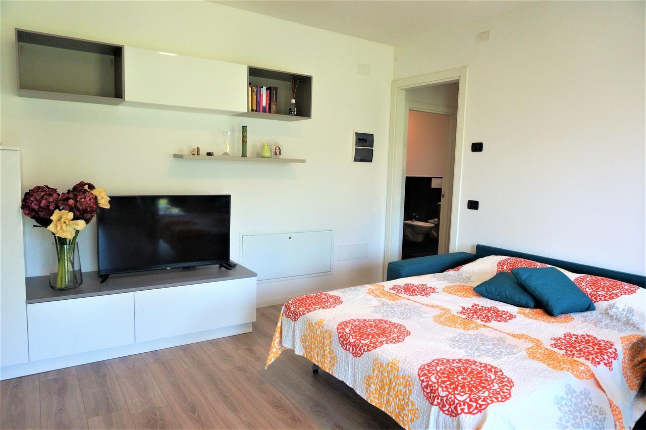 Apartament Apartament Deluxe Mayde Riva Zewnętrze zdjęcie